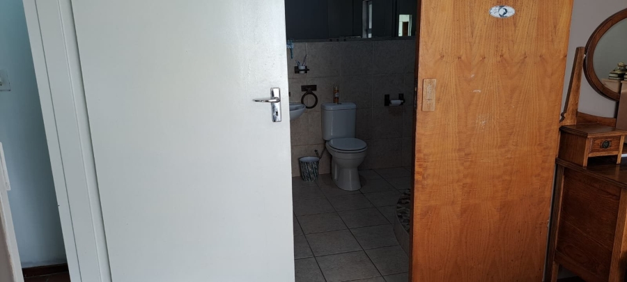 5 Bedroom Property for Sale in Parow Valley Western Cape